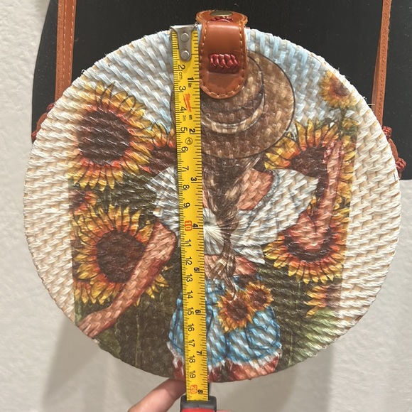 Round Handmade Rattan Bag - Picture 6 of 12